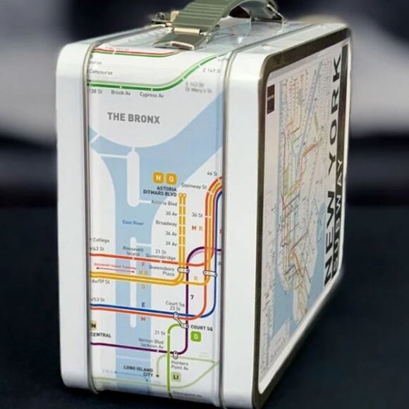 New York Subway Tin Lunch Box - Picture 4 of 4